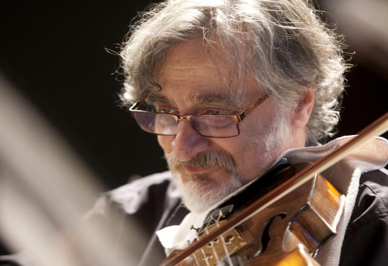 uhmon Kamarimusiikki Festivaalin edesmennyt taiteellinen johtaja Vladimir Mendelssohn on suurelta osalta suunnitellut Kuhmon kesän 2022 Illuusion taide -ohjelman.