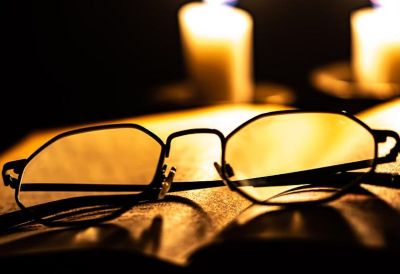 Kuva juttuun Mitä Suomi lukee - joulukuu 2021.