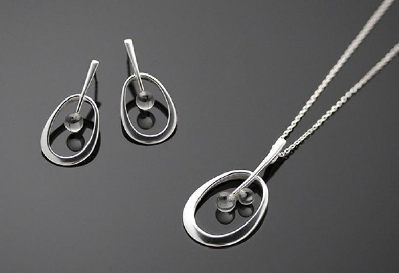 Kello- ja korumuseo Kruunun avajaisnäyttelyssä huhtikuussa 2022 tulee olemaan kaksi korunäyttelyä ja yksi kellonäyttely.