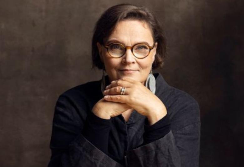 Eppu Nuotion uusi kirja Leinikkimekko ilmestyy Nuotion 60-vuotispäivänä 13.2.2022.