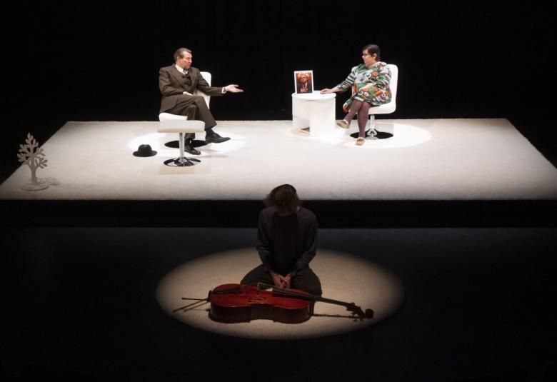 Suosittu Voi Luoja! teatteriesitys tuli ensi-iltaan helmikuussa 2020 Espoon Kaupunginteatterissa ja sitä esitettiin myös Tampereen Työväenteatterissa täysille katsomoille.