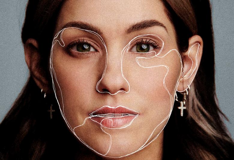 Kuvassa on Jannika B:n kasvot, joihin on piirretty kuvioita kasvon osiin.