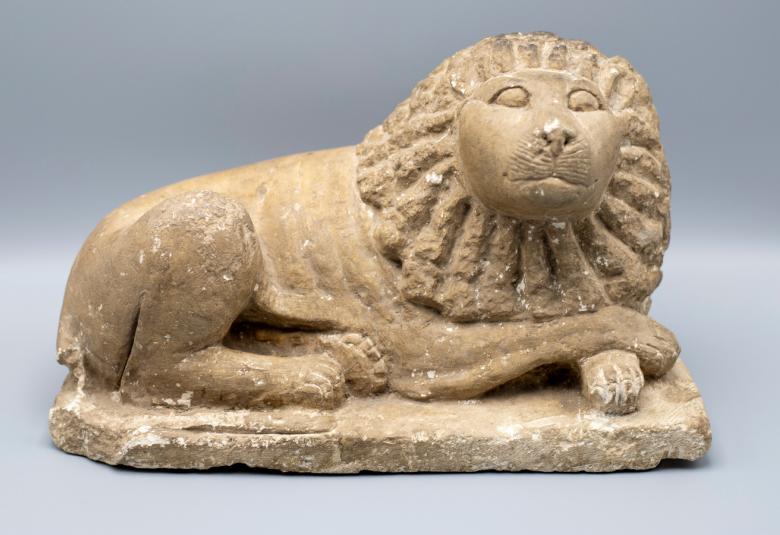 Merkittävä egyptiläisten esineiden kokoelma deponoitiin Riihimäen taidemuseoon