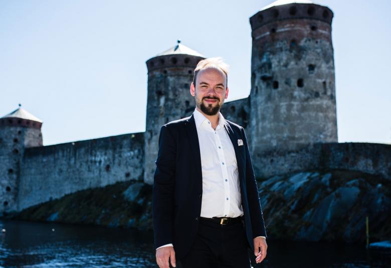 Ville Matvejeffille jatkokausi Savonlinnan Oopperajuhlien taiteellisena johtajana – ”Suunnitelmat ovat todella hyvät”