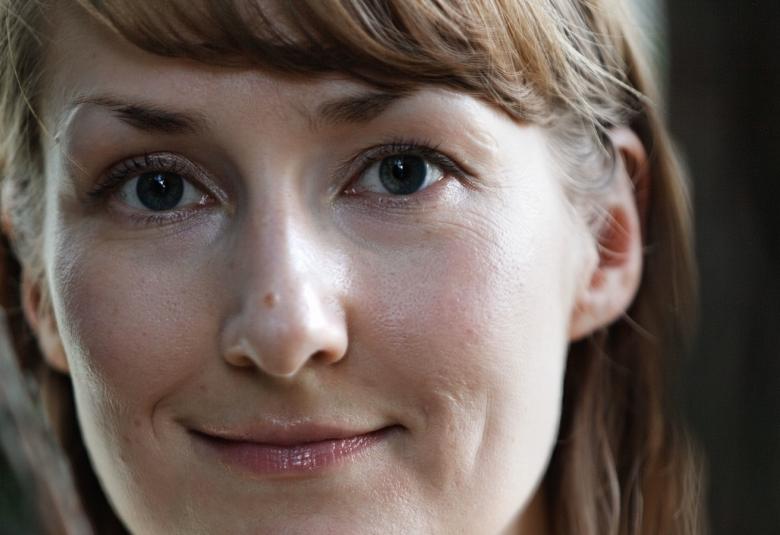 Kuvassa on Emmi Itärannan kasvot.