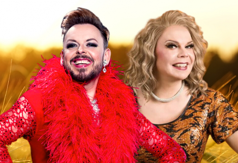  Kuvassa ovat Mika Tepsa punaisessa höyhenillä koristellussa mekossa ja Antti Taipale vaaleissa pitkissä kiharoissa ruskean mustan täplikkäässä mekossa.