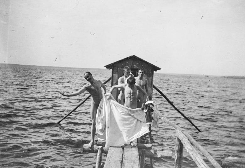 Hugo Simberg oli myös taitava ja monipuolinen valokuvaaja - näyttely valokuvista, grafiikasta ja taiteesta Ateneumissa Fokus-salissa 