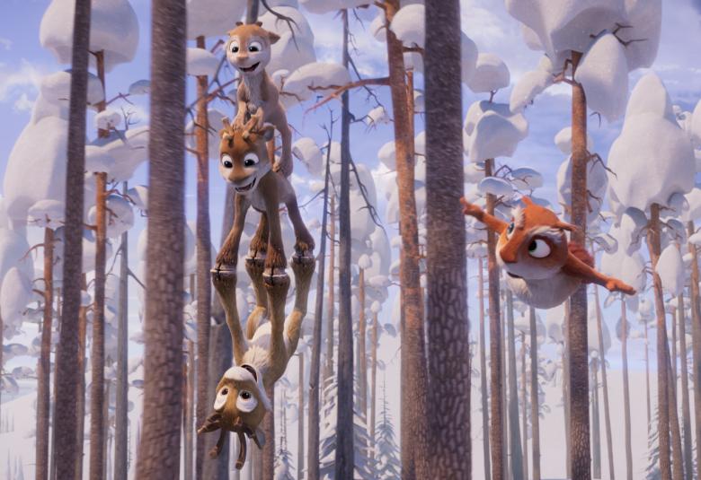 Kuvassa on taustalla talvisia puunrunkoja ja niiden oksien päällä on lunta.  Niko-poro on jäällä ja seisoo peilikuvansa päällä.  Nikon päällä on lumikko Vilma ja vieressä liito-orava Julius lentämässä.  Taivas on sinertävä.