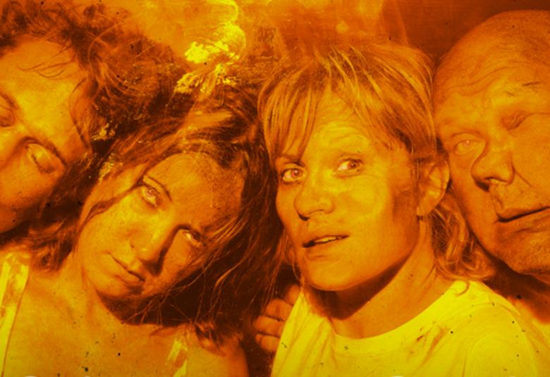 Kuvassa ovat Miro Lopperin, Elena Leeven, Lotta Kaihuan ja Hannu-Pekka Björkmanin kasvot. Kuvan sävy on oranssi.