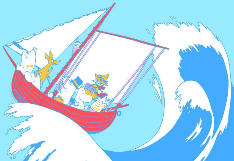 Kuvassa on vaalean sinisellä taustalla iso sinivalkoinen aalto ja siinä vasemmalla keinuu muumien purjevene ja siinä Muumilaakson asukkaita.