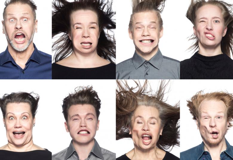 Kuvassa on erillisiä kasvokuvia näyttelijöistä ja hei ilmehtivät voimakkaasti. Ylärivissä on neljän ja alarivissä viiden näyttelijän kasvot. 