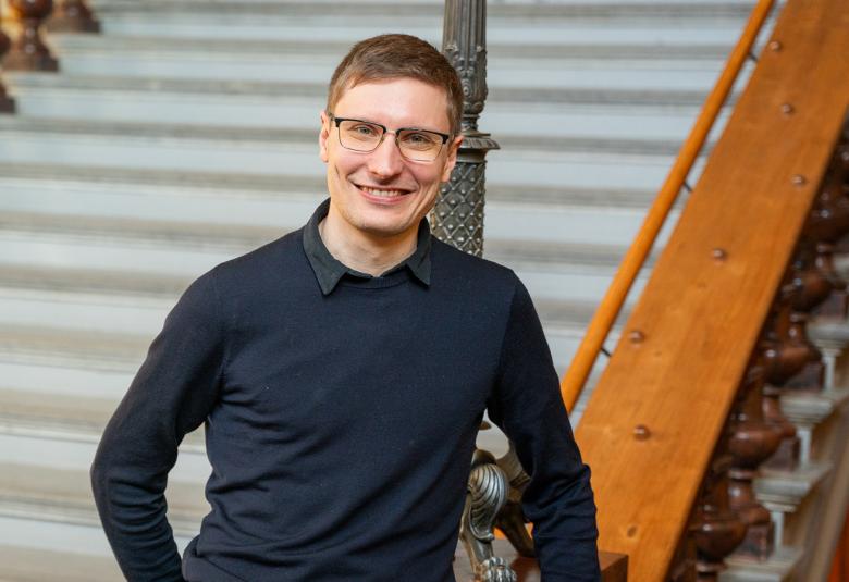 Juristi ja muusikko Anton Ylikallio on selvittänyt, voiko tekoälyllä tuotettu musiikki täyttää tekijänoikeudellisen suojan edellytykset.