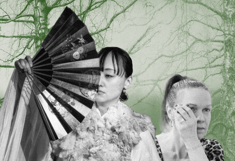 Nō-laulaja Ryoko Aoki (vas.) ja näyttelijä Petriikka Pohjanheimo johdattelevat Secret Flowers -teoskokonaisuuden katsojat ja kuulijat Suomessa harvoin esitetyn nō-teatterin kiehtovaan estetiikkaan. 