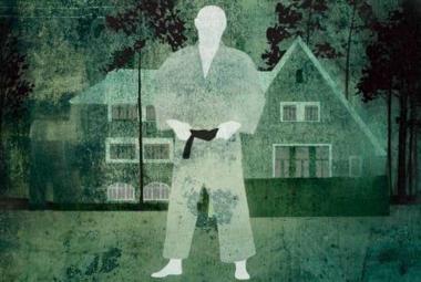 Kuvassa on vihreällä pohjalla hämärtävästi maalattuna iso talo ja ehessä Putinin karateasuinen hahmo.  