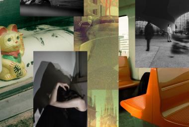 Kuvassa on kollaasi eri valokuvista.  Vasemmalla on itämäinen keltainen keraaminen kissa hyllyllä ja sen alla musta-valkokuva hauistaan näyttävästä kädestä ja tumma varjo seinällä. Oikealla on oransseja tuoleja ja musta-valkokuva kupolin alla seisovista ihmisistä.